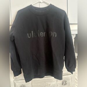 Women’s small Lululemon black crew neck sweatshirt